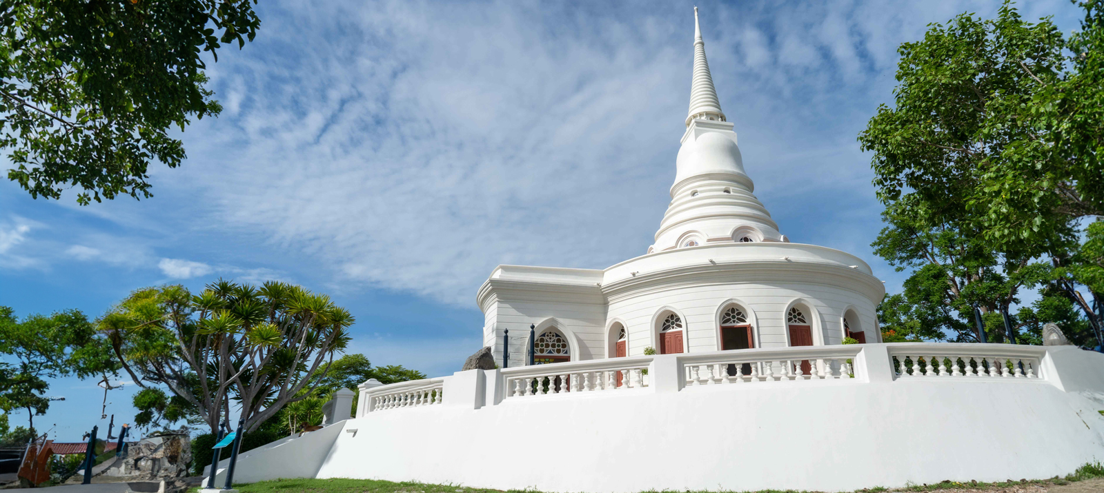 Phra Chedi Ubosot Wat Atsadang Nimit Koh Si Chang